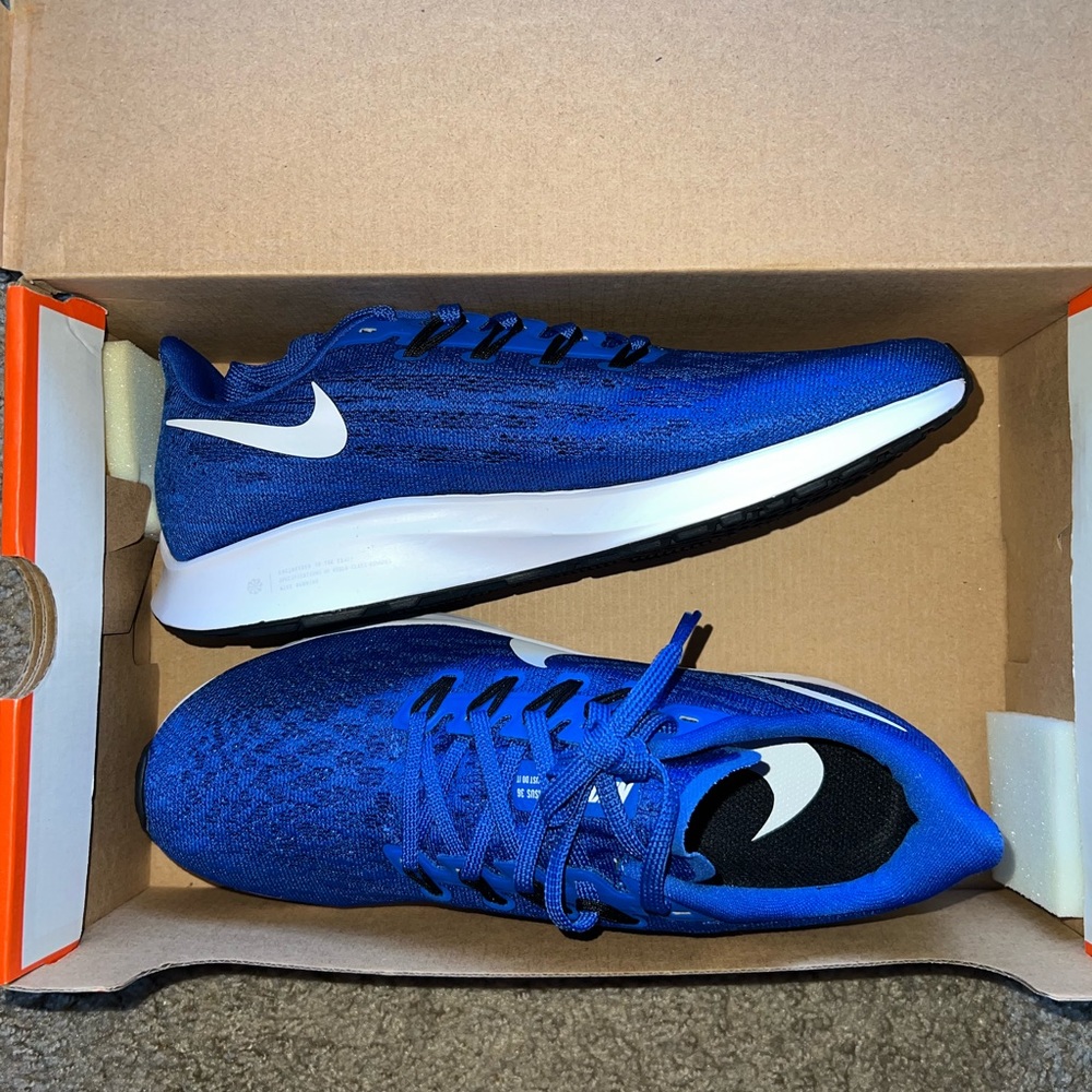 BRAND NEW W/ BOX Nike Zoom Pegasus 36 - size 9W